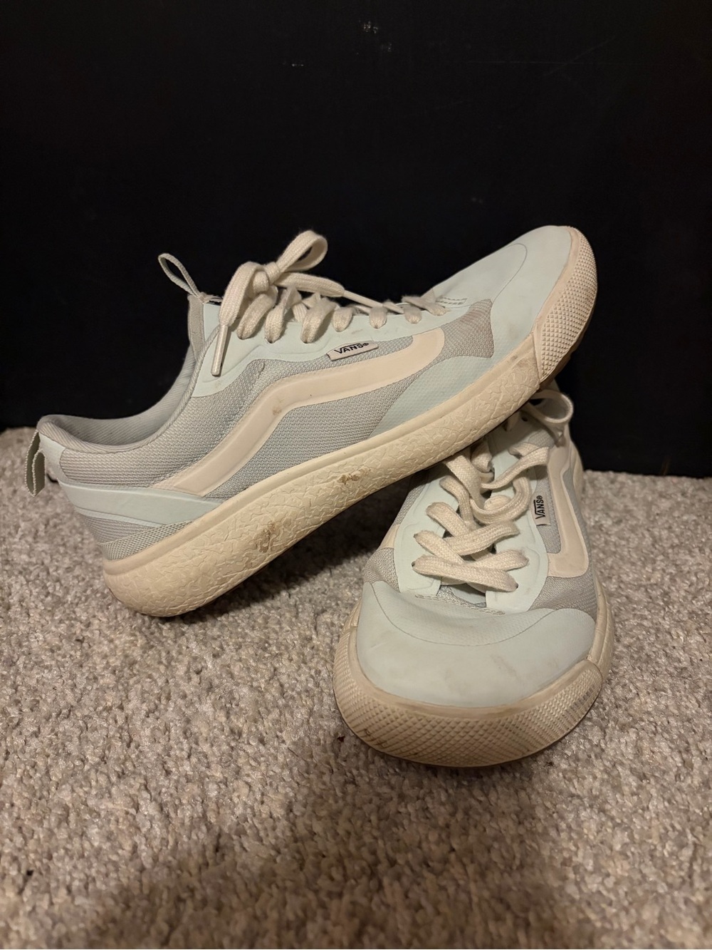 Men’s 7/Women’s 8.5 Light Blue Vans Tennis Shoes